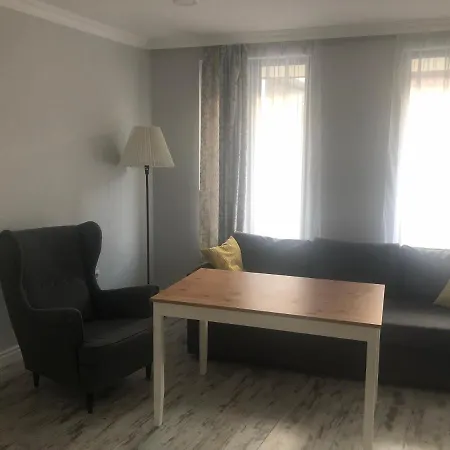 Beach Apt B-19 *